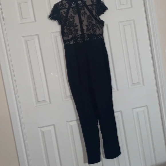 Boohoo lace top  cap sleeves jumpsuit Sz 8 - Picture 4 of 14